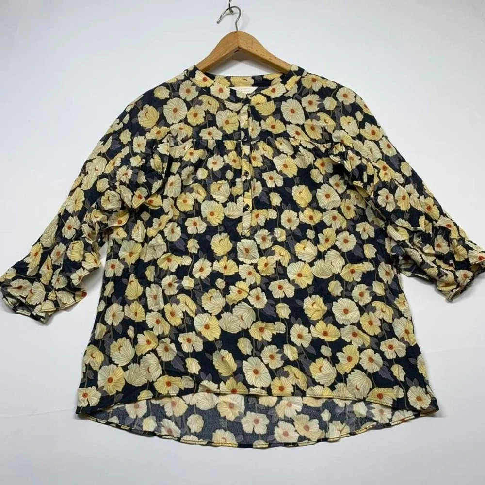 Lauren Conrad‎ Floral Blouse Ruffle Sleeve Size Medium Womens